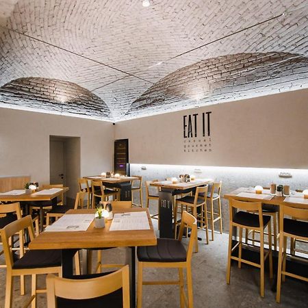 Eat It Cozy Downtown Apartments Oradea Ngoại thất bức ảnh