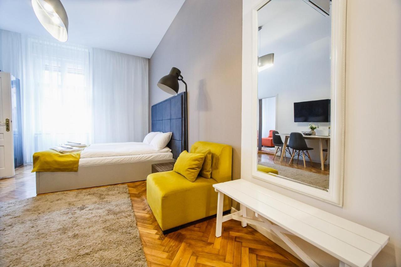 Eat It Cozy Downtown Apartments Oradea Ngoại thất bức ảnh