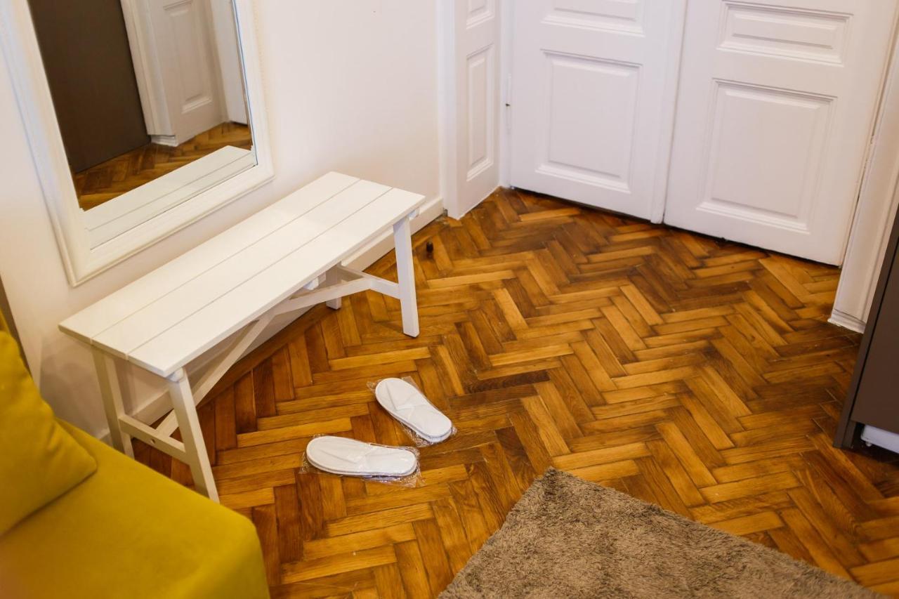 Eat It Cozy Downtown Apartments Oradea Ngoại thất bức ảnh