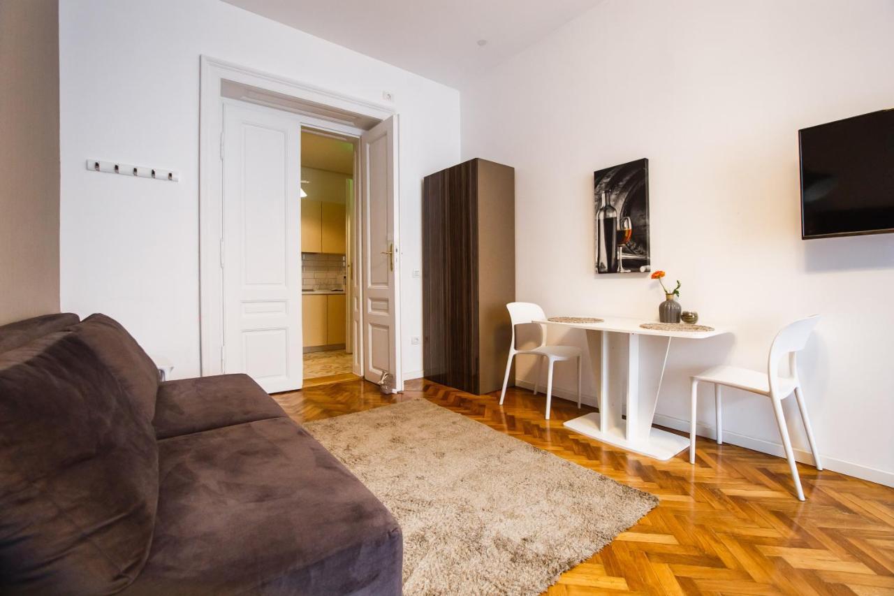 Eat It Cozy Downtown Apartments Oradea Ngoại thất bức ảnh
