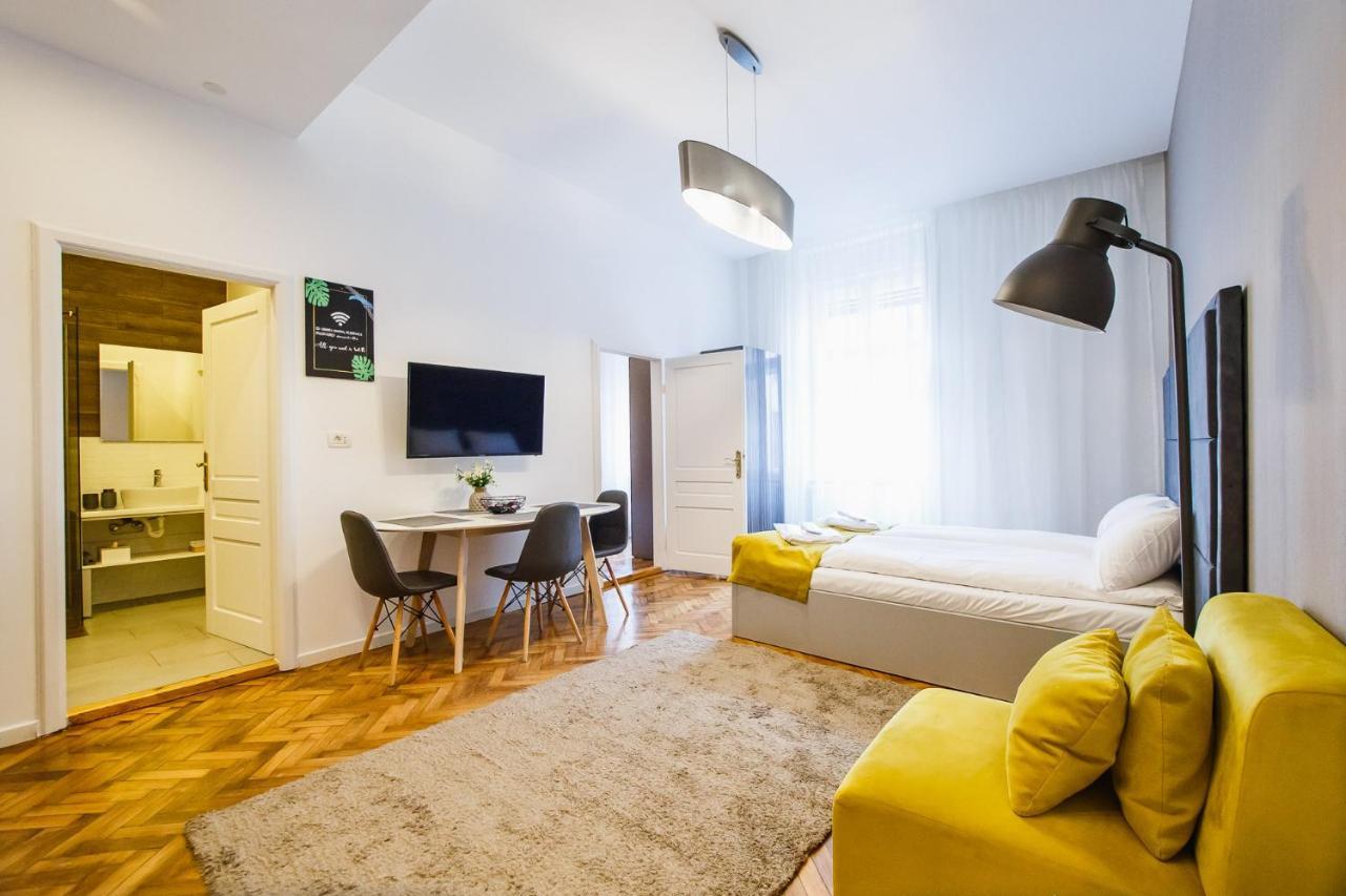 Eat It Cozy Downtown Apartments Oradea Ngoại thất bức ảnh